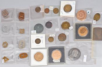 MINNESMEDALJER SAMT POLETTER, 25 st, mest Sverige. 1800-1900-tal.