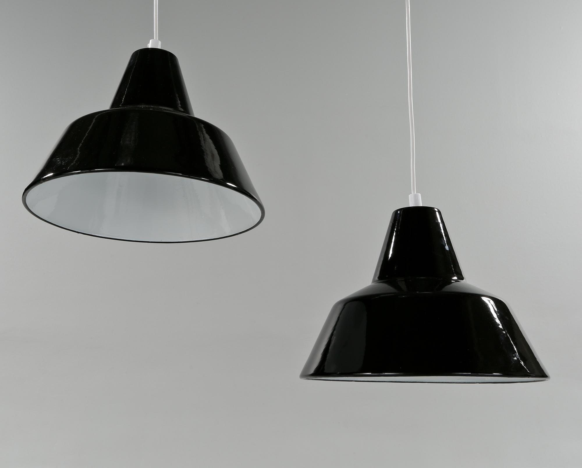 TAKLAMPOR, ett par, Vaerkstedlampa, Arne Jacobsen, Louis Poulsen, 1900-talets andra hälft. Höjd ca 22 cm.