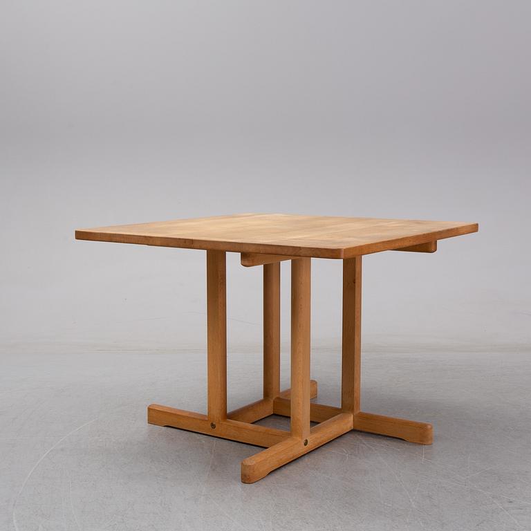 Børge Mogensen, an oak model '6288' dining table, Fredericia Stolefabrik.