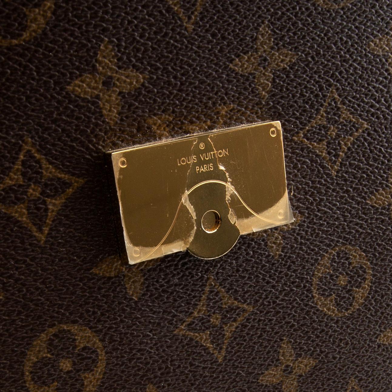 Louis Vuitton,.