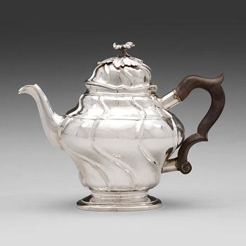 132. A Swedish 18th century parcel-gilt silver tea-pot, mark of Johan Pettersson Berg, Norrköping 1760.