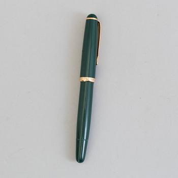 A Montblanc number 342 fountainpen.