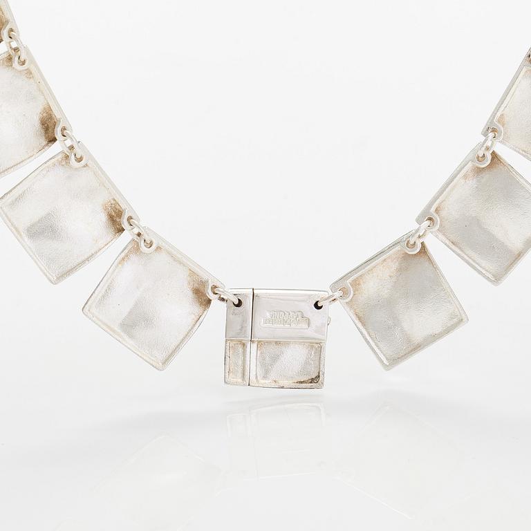 Björn Weckström, Collier, "Galaktiska toppar", sterlingsilver. Lapponia 2001.