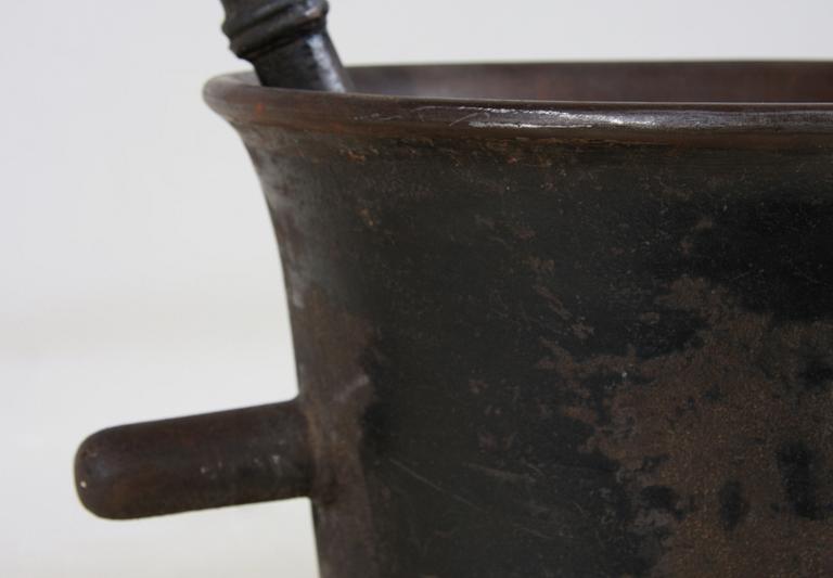 APOTEKSMORTEL med STÖT, järn, 1800-tal.