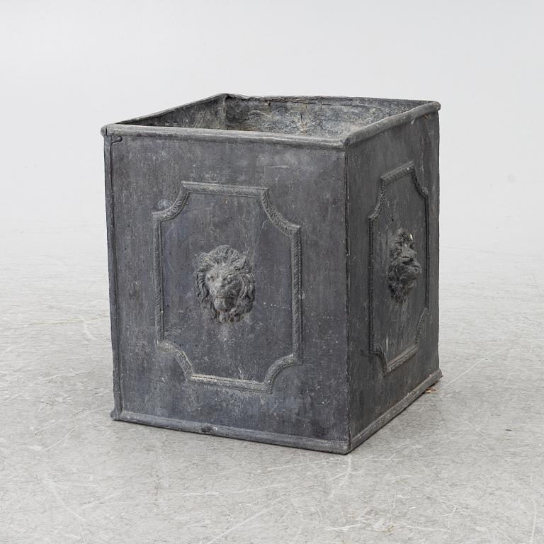 Garden pot, contemporary.