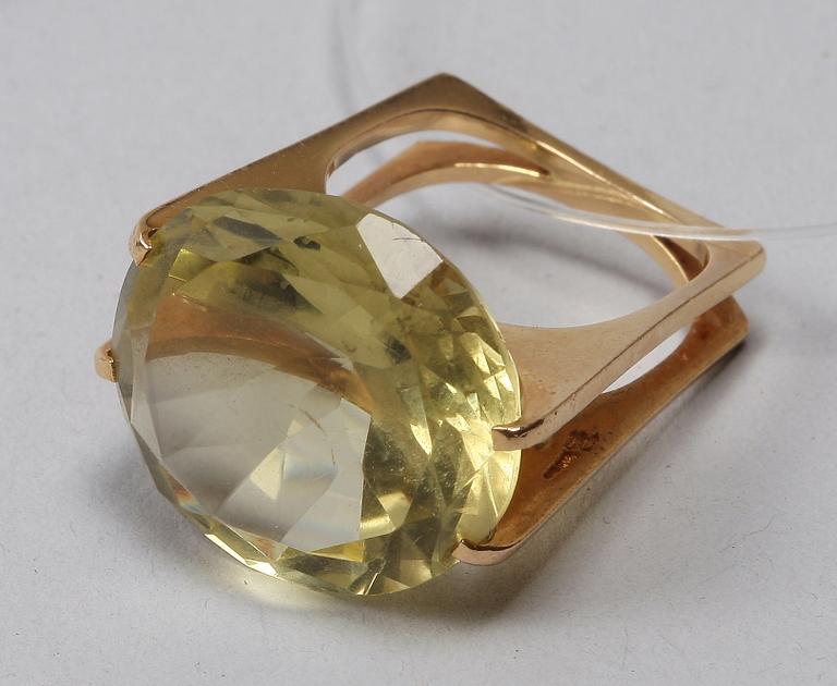 RING, guld 18 K. Rey Urban, Stockholm 1980.