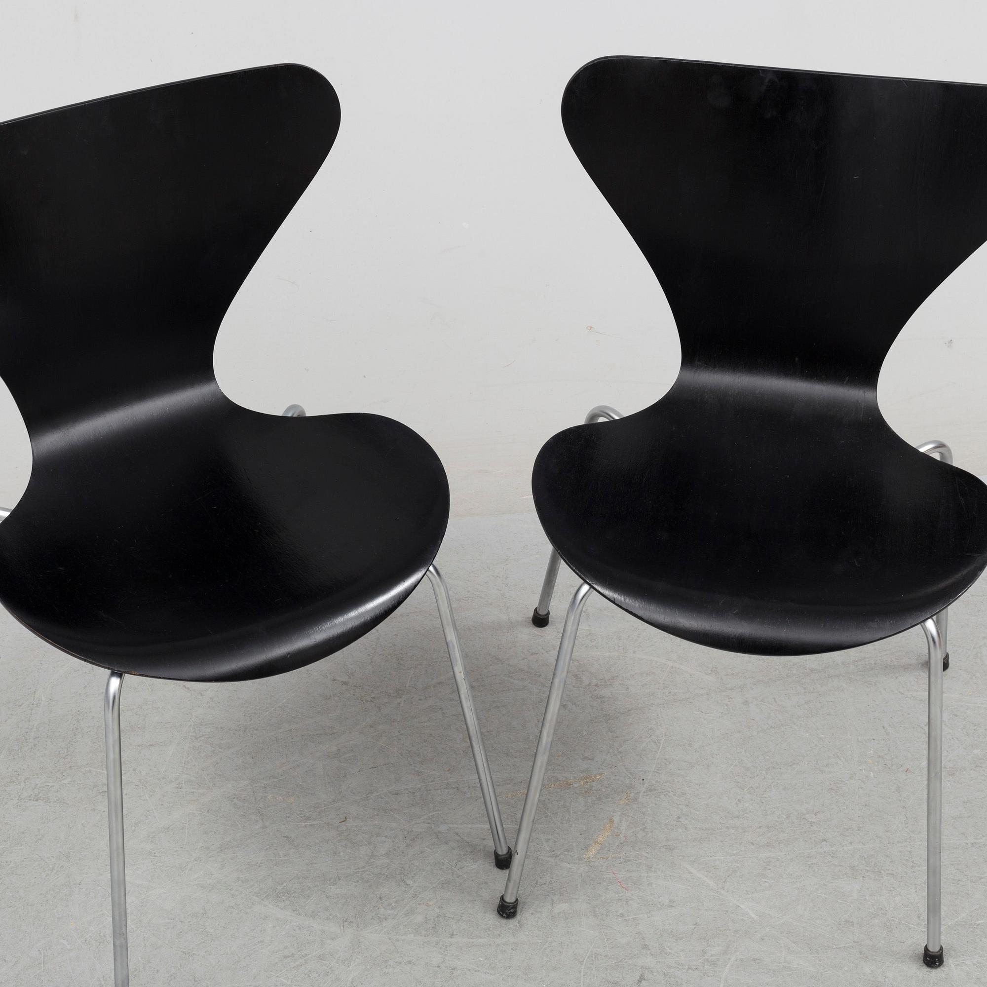A pair of "Sjuan" chairs by Arne Jacobsen, 1968.