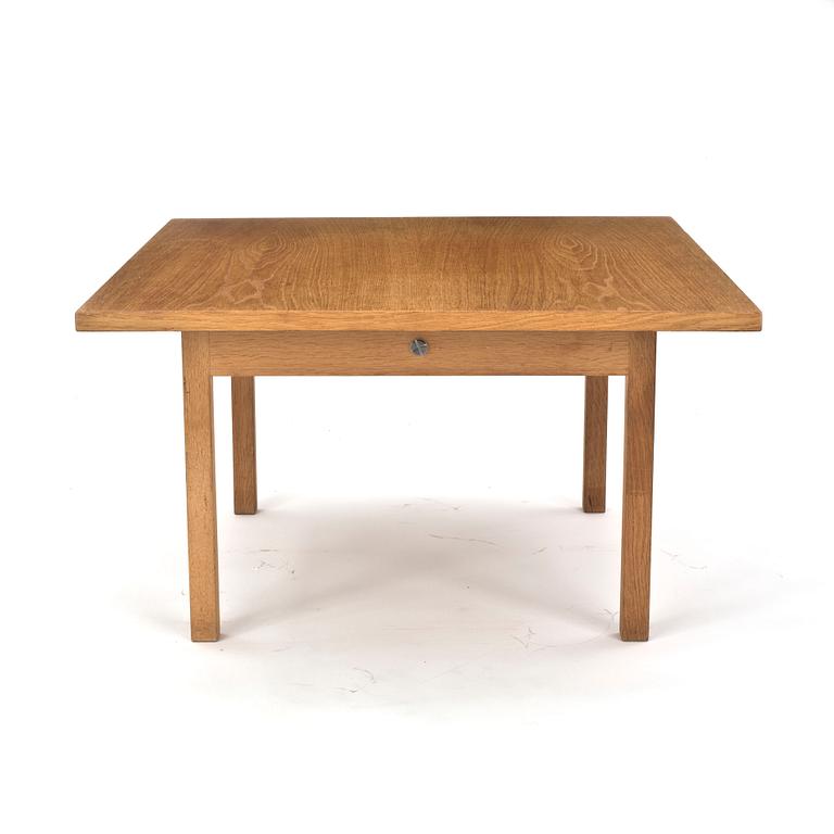 SOFFBORD. Design Hans Wegner för Andreas Tuck.