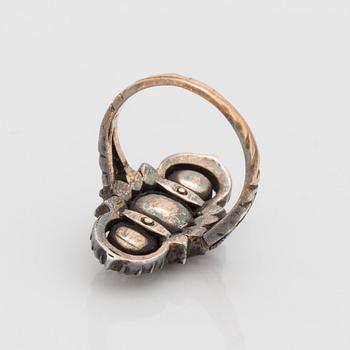 A probably late 18th rose cut diamond ring.