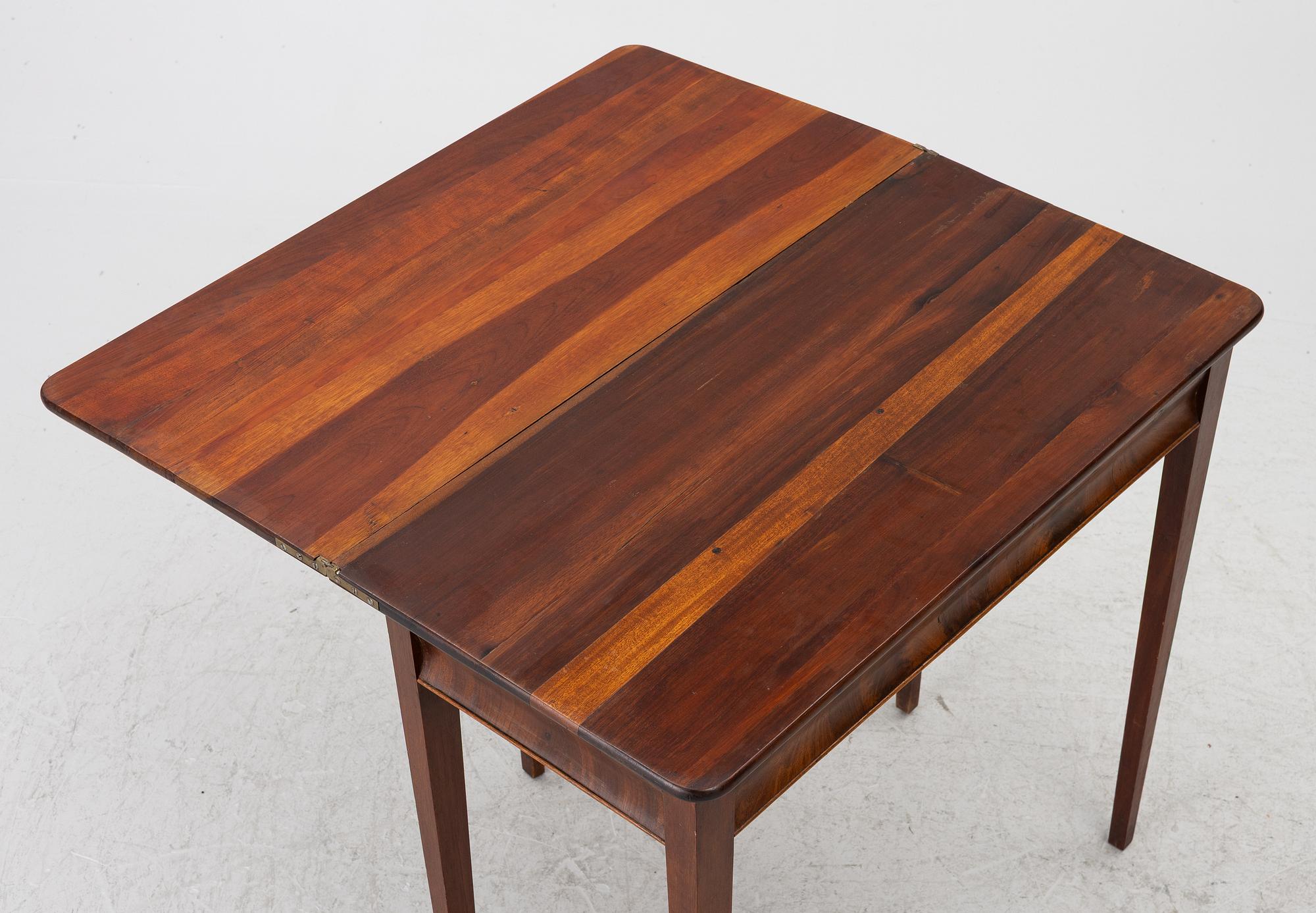 A games table, 19th century.