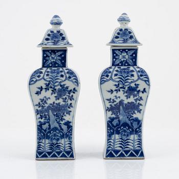 A pair Kangxi style, China, 20th century.