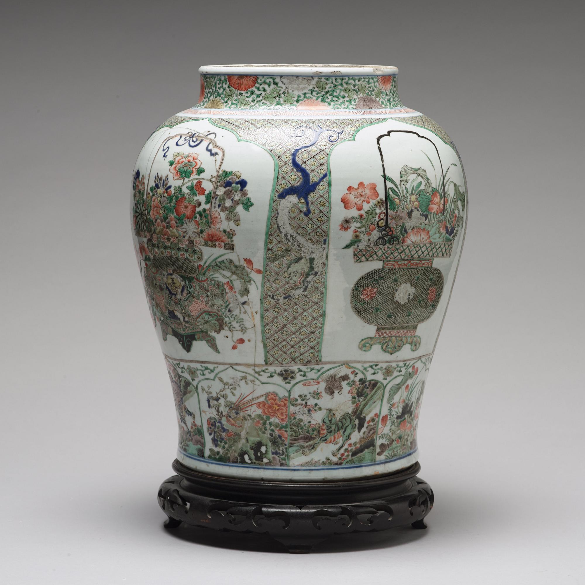 Prakturna, porslin. Qingdynastin, Kangxi (1662-1722).