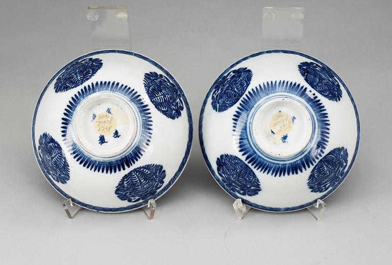 A pair of blue and white bowls, Qing dynasty, Yongzheng (1723-35), with Xuande four character mark.