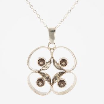 Collier, silver med rökkvarts, Kultasepät Salovaara, Finland.