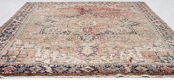 Rug, Heris, approx. 390 x 305 cm.