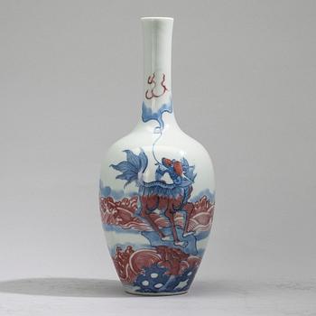 VAS, porslin, Kina,1800-tal, märkt Kang Xi.