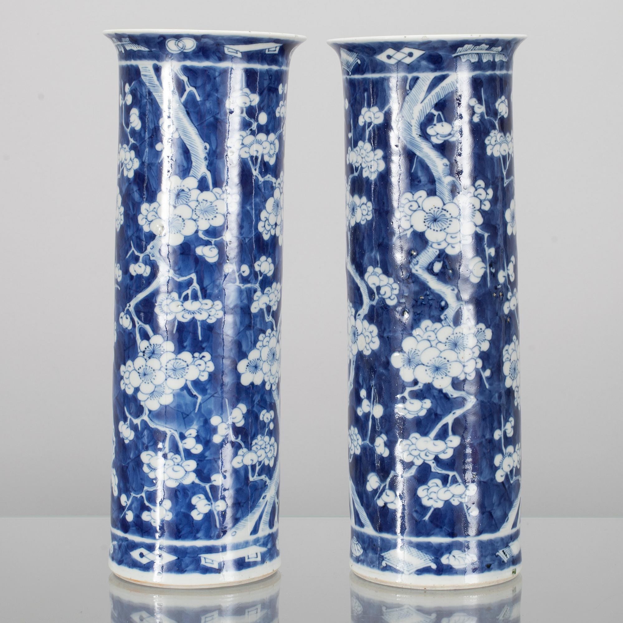 VASER, ett par, porslin, Kina, Kangxi (1662-1722).