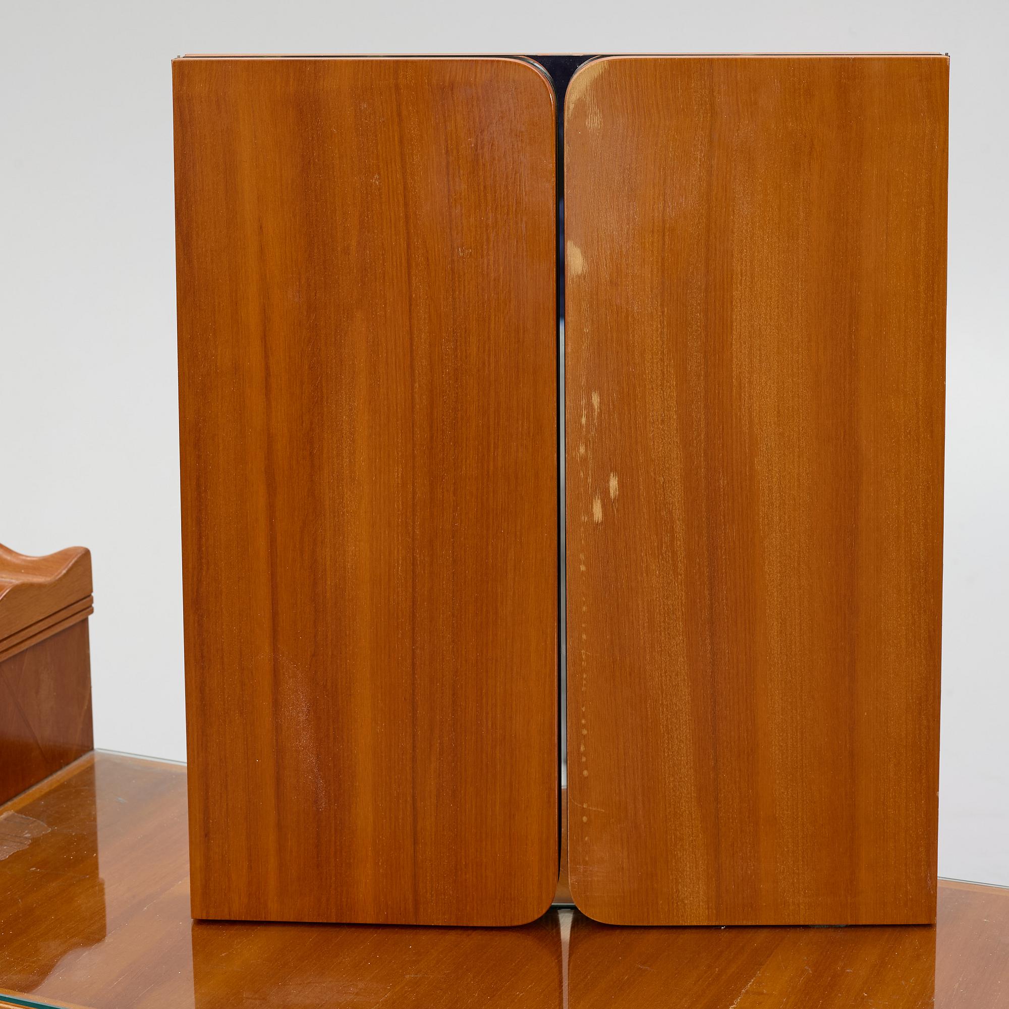 A dressing table with stool and mirror, Stil & Form Arkitektkontor för Möbler o. Inredningar, Stockholm, 1944.
