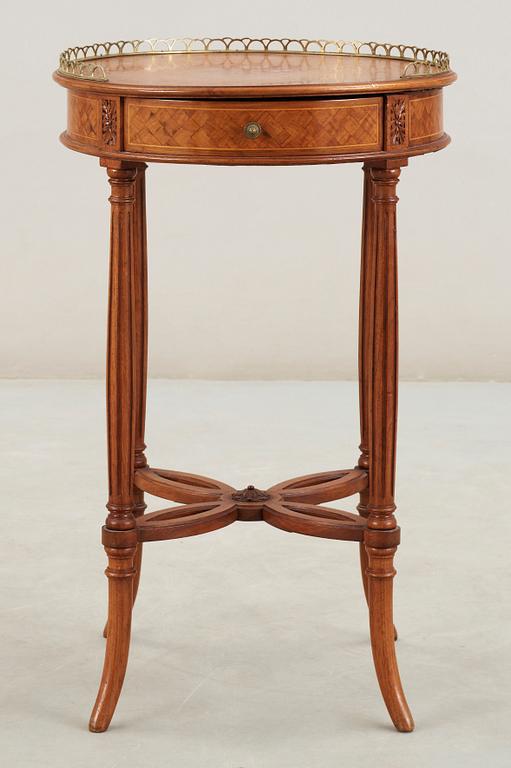 LAMPBORD, gustaviansk stil, omkring 1900-talets mitt.