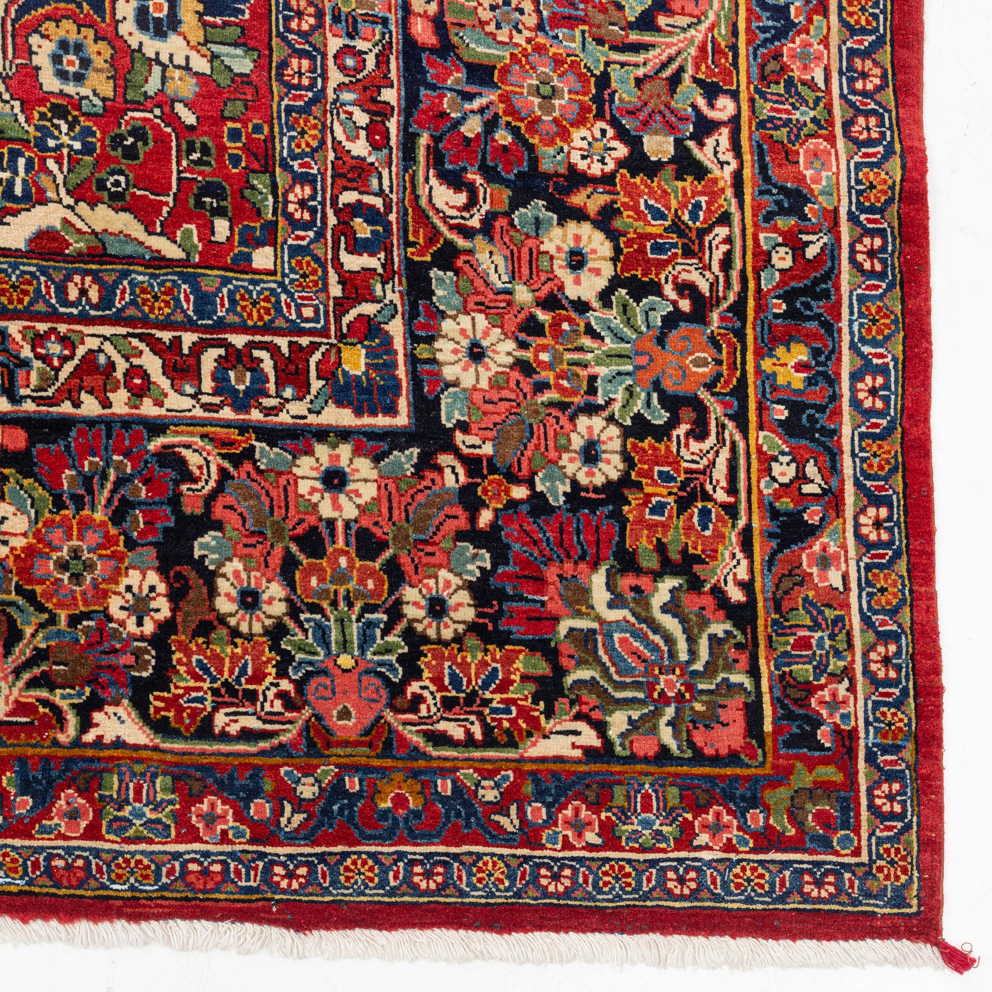 Matta, antik/semiantik, Moshkabad/Sarugh, ca 368 x 275 cm.