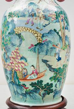 PRAKTVAS, porslin. Sen Qing dynastin.