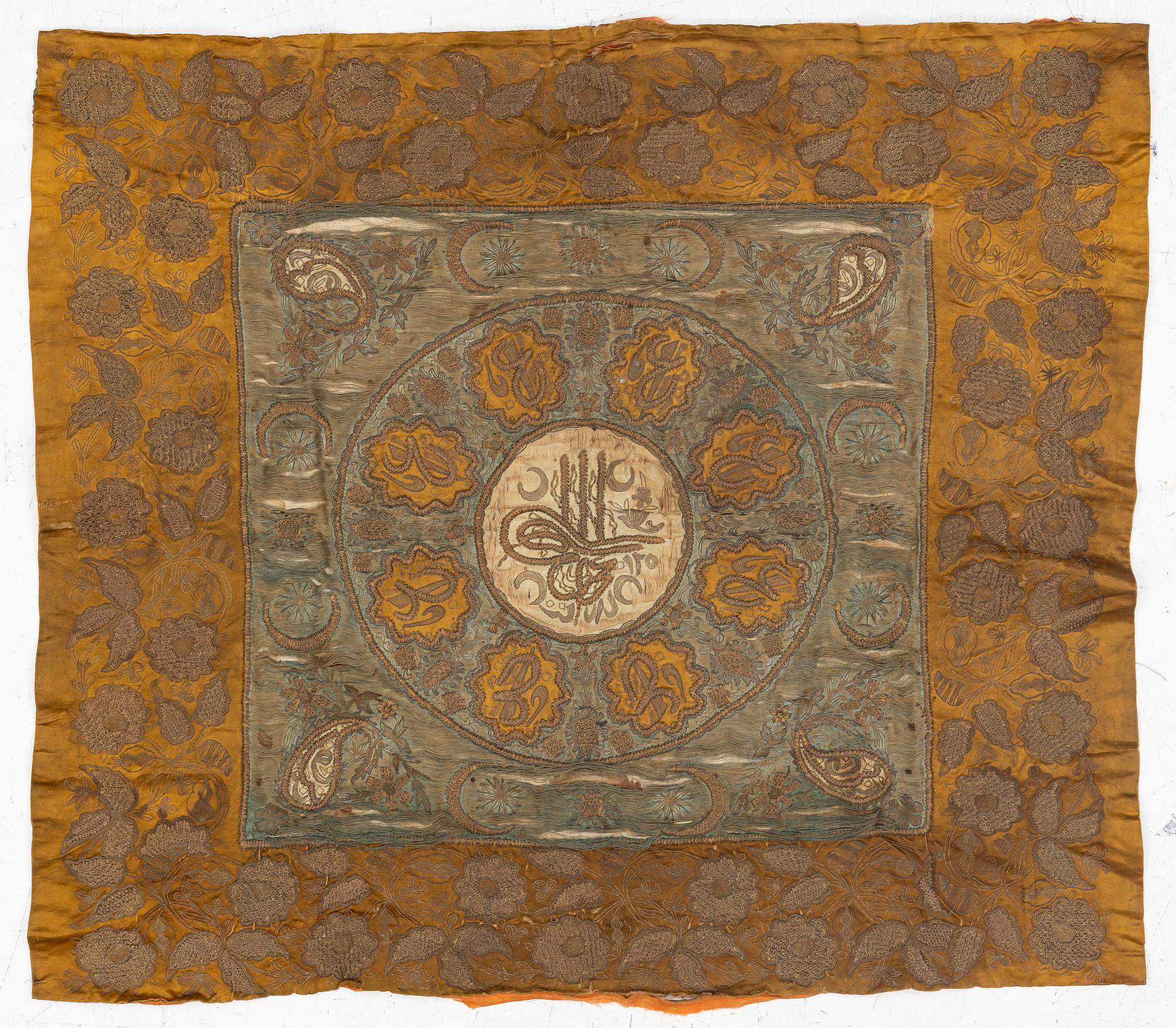 Broderi,  siden och metall, Osmanska riket, 1800-talets ca 120 x 100 cm.