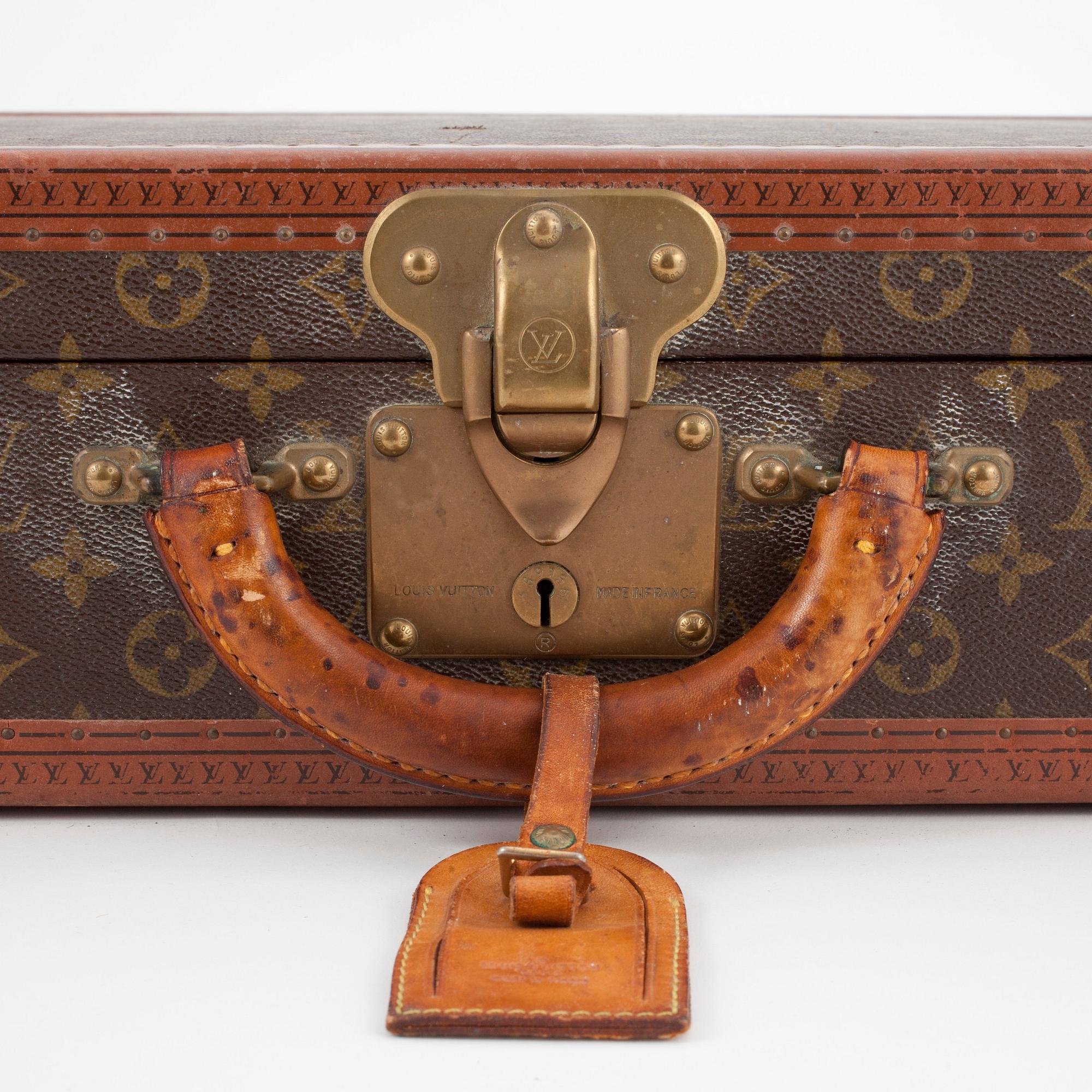 LOUIS VUITTON, resväska, "Alzer".