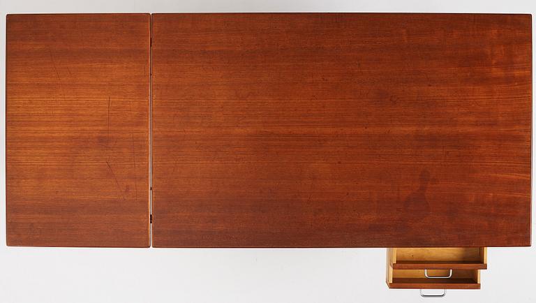 Børge Mogensen, a teak desk and chair, Søborgs Møbelfabrik, Danmark 1950s.