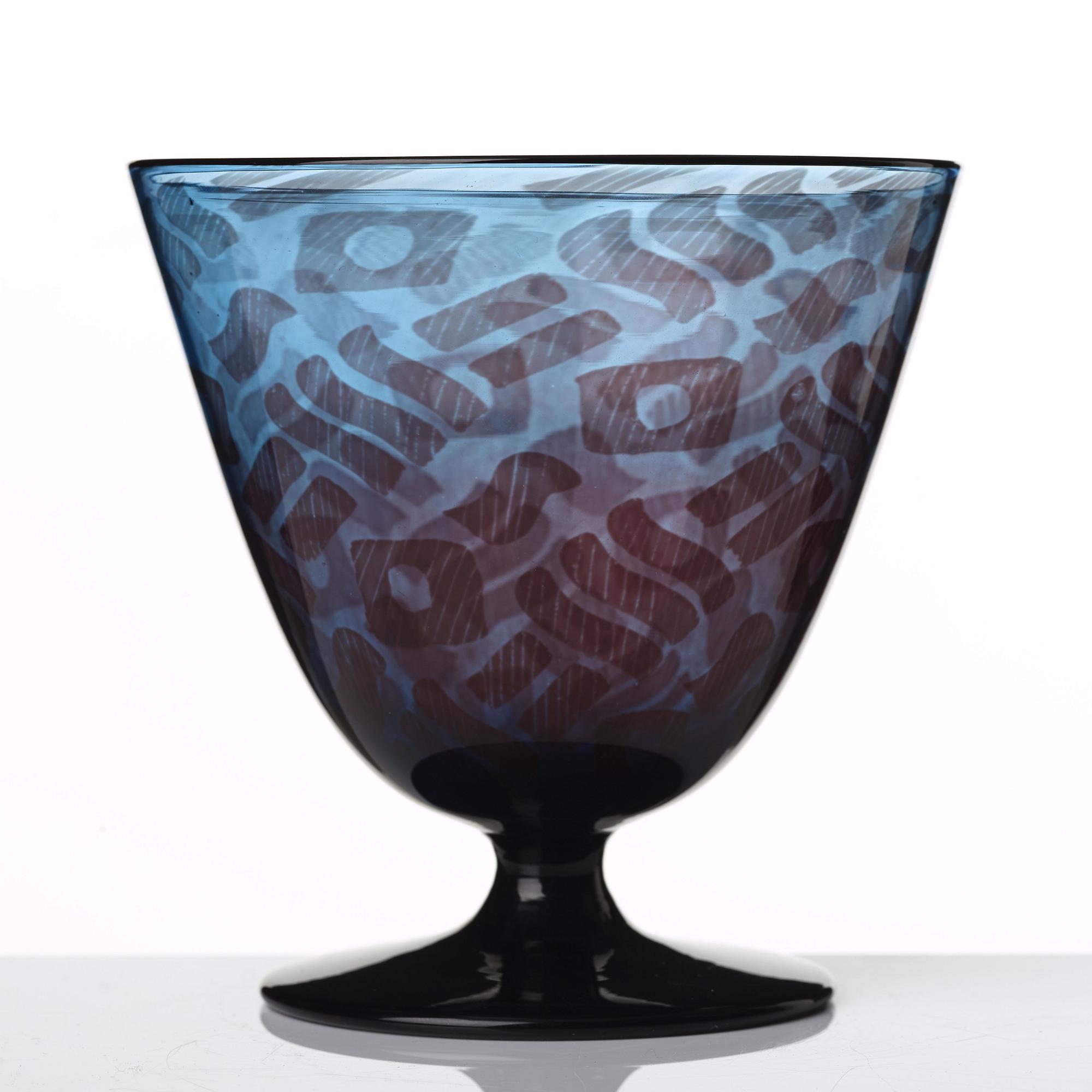 Simon Gate, & Knut Bergqvist, a graal vase, Orrefors 1928, nr 3198.