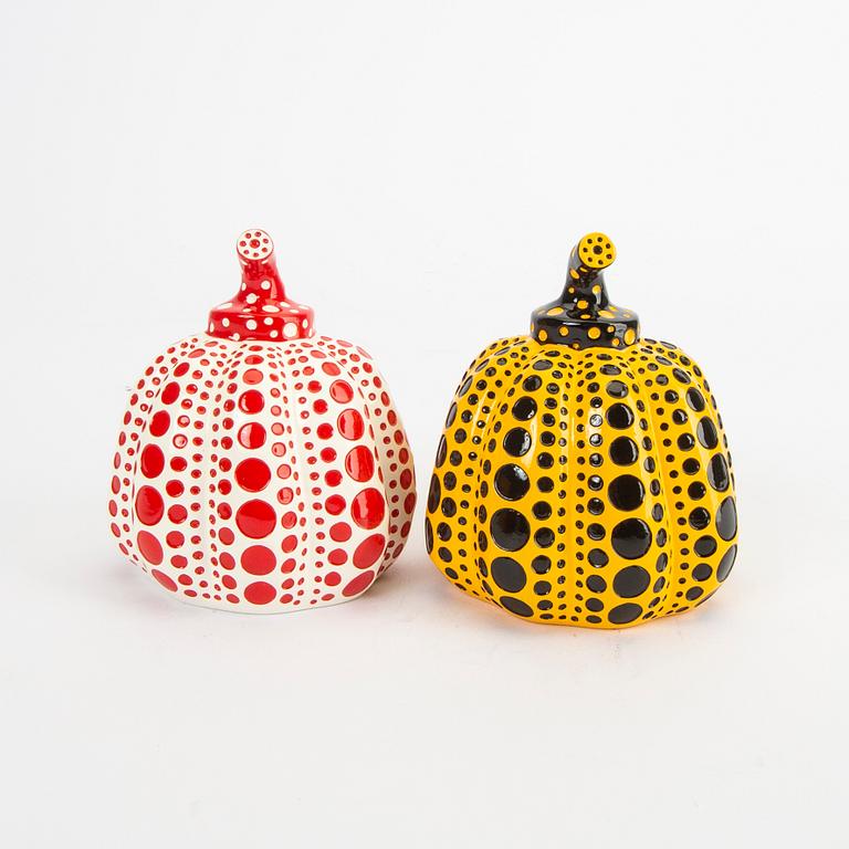 Yayoi Kusama, efter. Objekt/multipel, "Pumpkin", 2 st, utgiven av Benesse Holdings Inc., Naoshima, Japan, 2013.