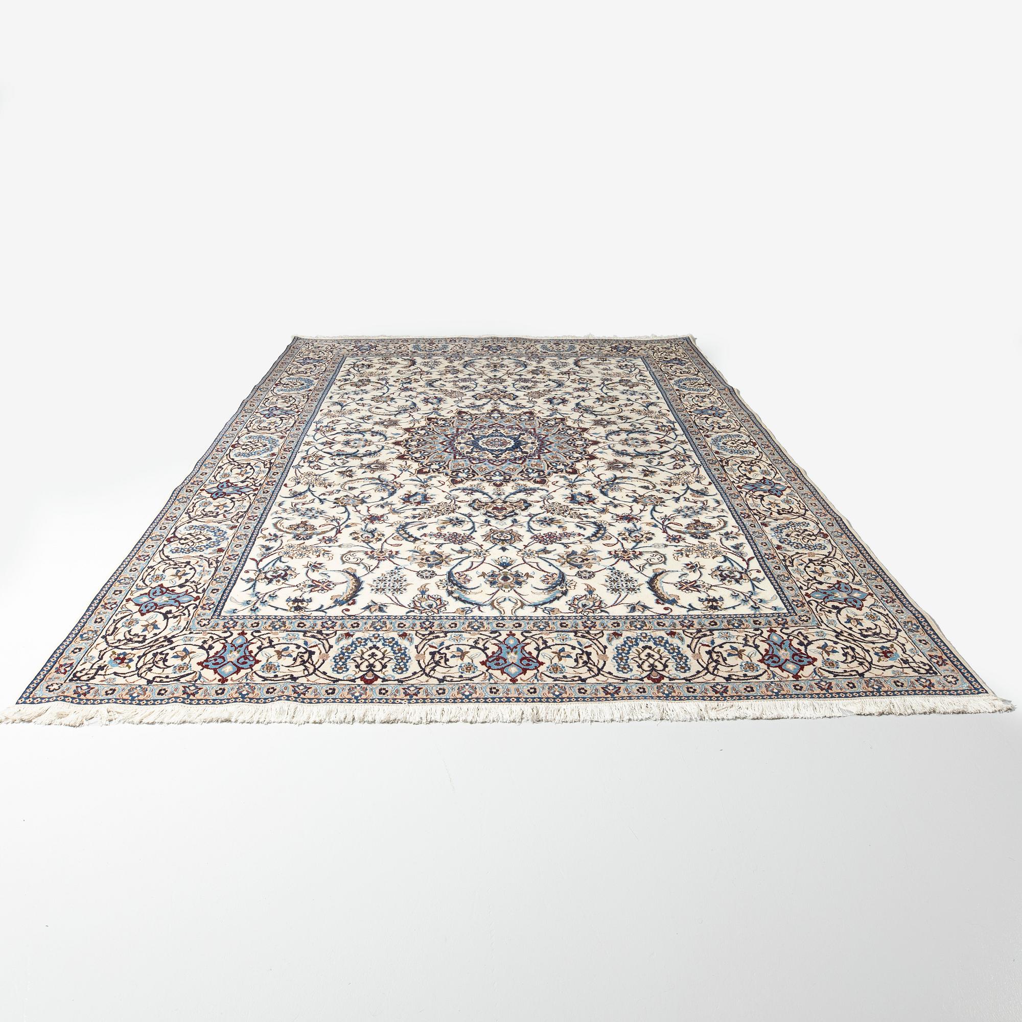 Rug, Nain, approx. 353 x 248 cm.