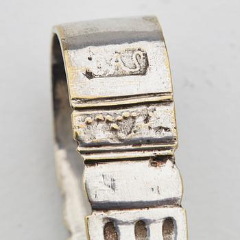 SOCKERTÄNGER, 2 st, en rokoko, en gustaviansk, 1700-talets andra hälft.