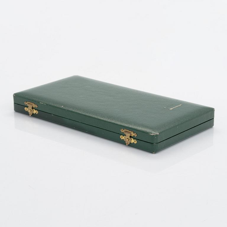 Förstoringsglas med malakitskaft. I etui. 1900-talets första hälft.