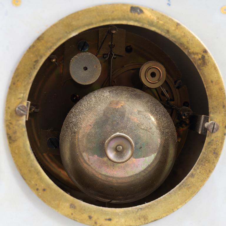 Bordsgarnityr, 3 delar, porslin, Frankrike, 1800-talets mitt/andra hälft.