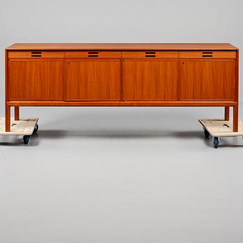 SIDEBOARD, Bertil Fridhagen, Bodafors, 1900-talets andra hälft.