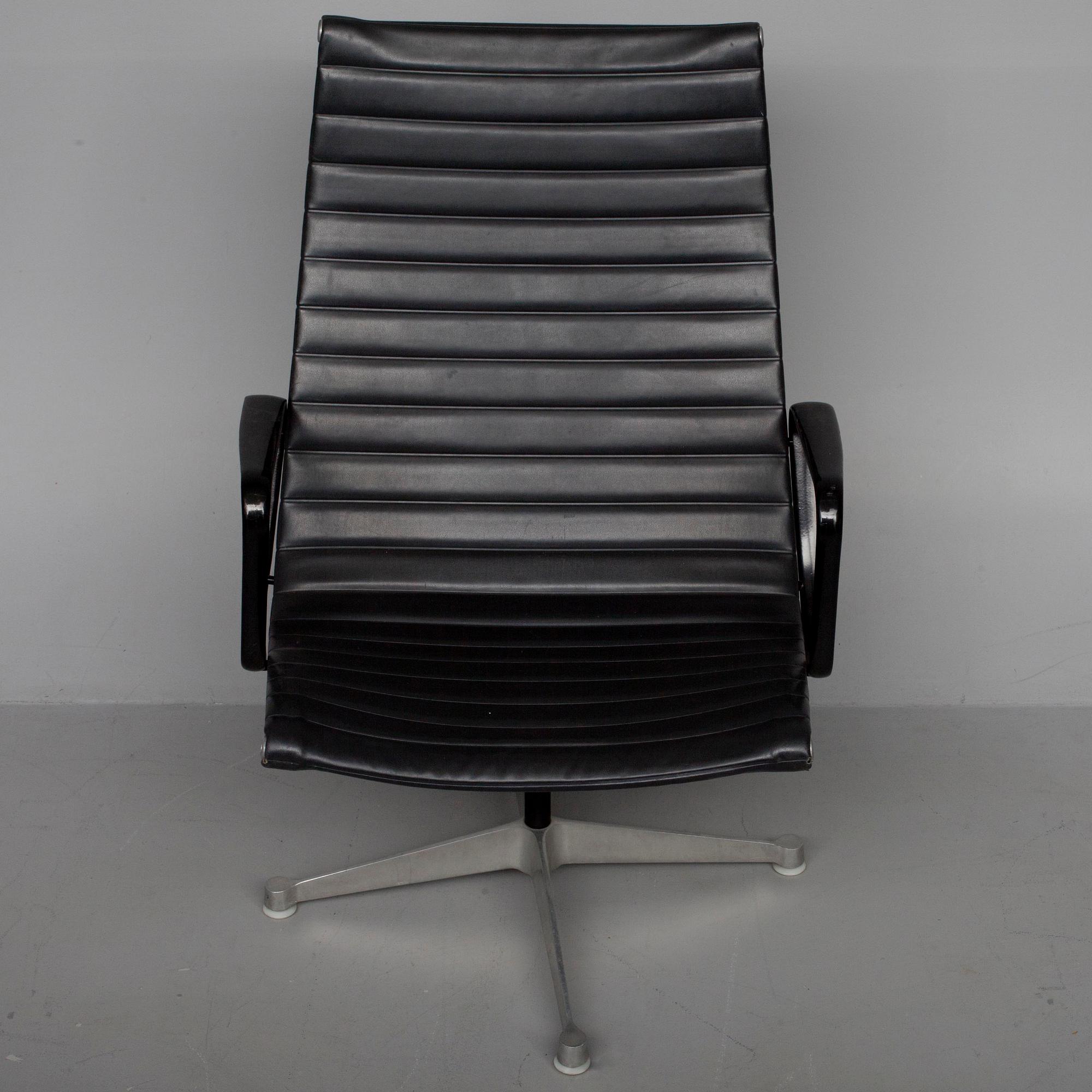 KARMSTOL, Eames, modell Herman Miller.
