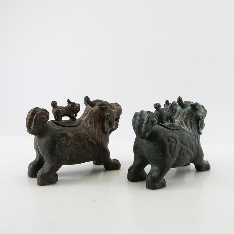 Incense burners 2 pcs in the form of Foo dogs China 20th century bronze.