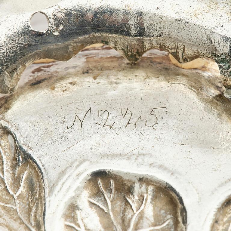 A Prussian 18th century parcel-gilt silver monteith bowl, mark of Gottfried Nöffel (Neffel), Königsberg, Prussia 1771.