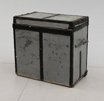 KOFFERT, 1900-talets första hälft.