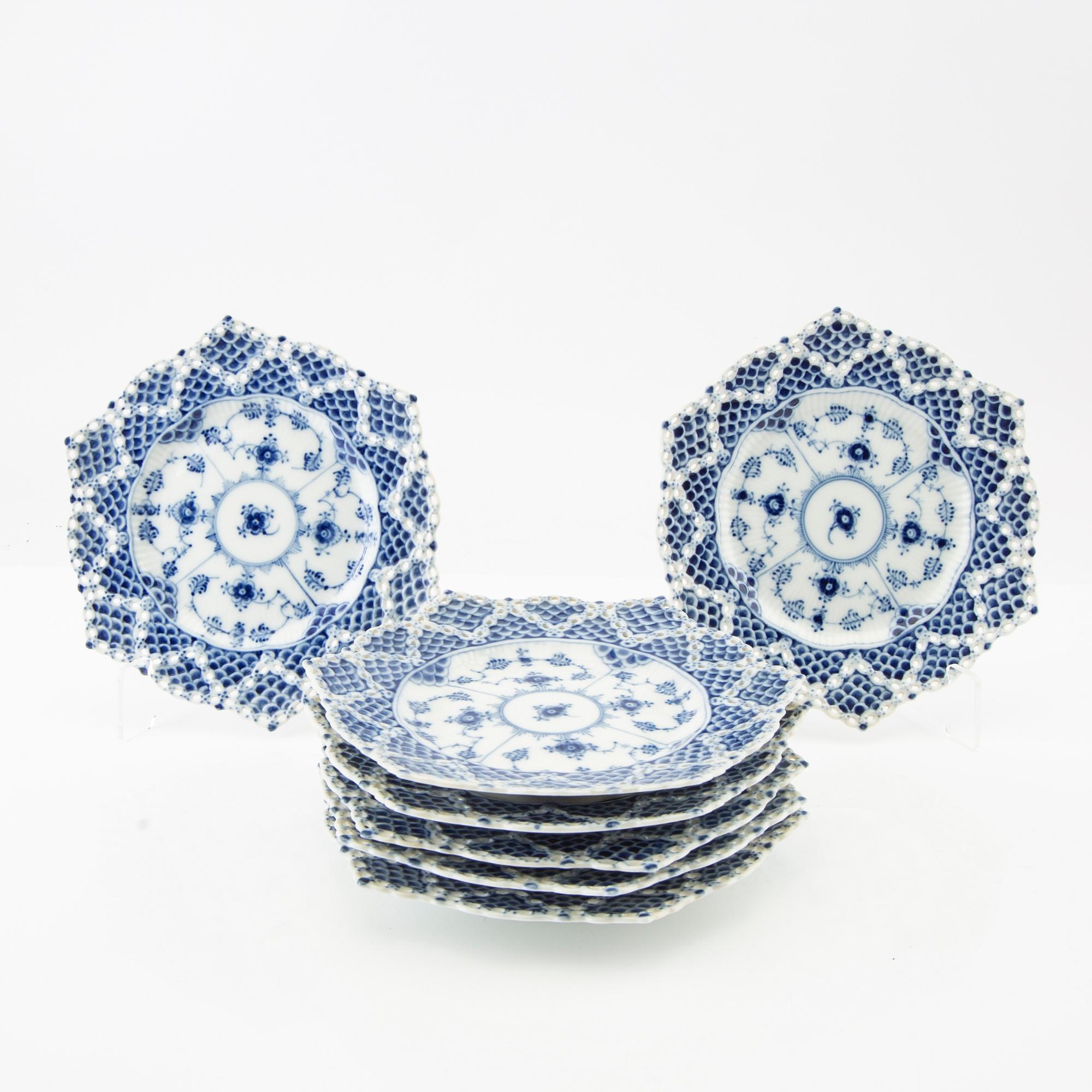 Plates, 7 pcs, "Musselmalet, Helblonde", Royal Copenhagen, Denmark porcelain.