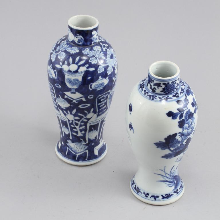 VASER, 2 st, porslin, Kina, 1800-/1900-tal.