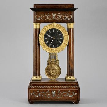 BORDSUR, Karl Johan-stil, 1900-talets första hälft.