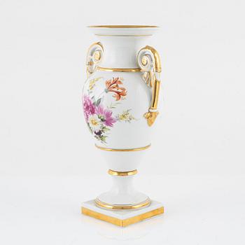 A Meissen vase, circa 1900.