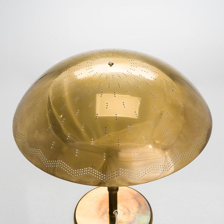 Paavo Tynell, A mid-20th century '5061' table lamp for Idman Finland.