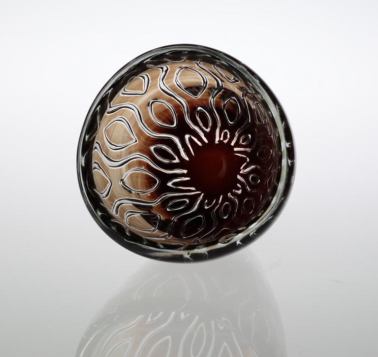 An Edvin Öhrström 'ariel' glass vase, Orrefors 1950's.