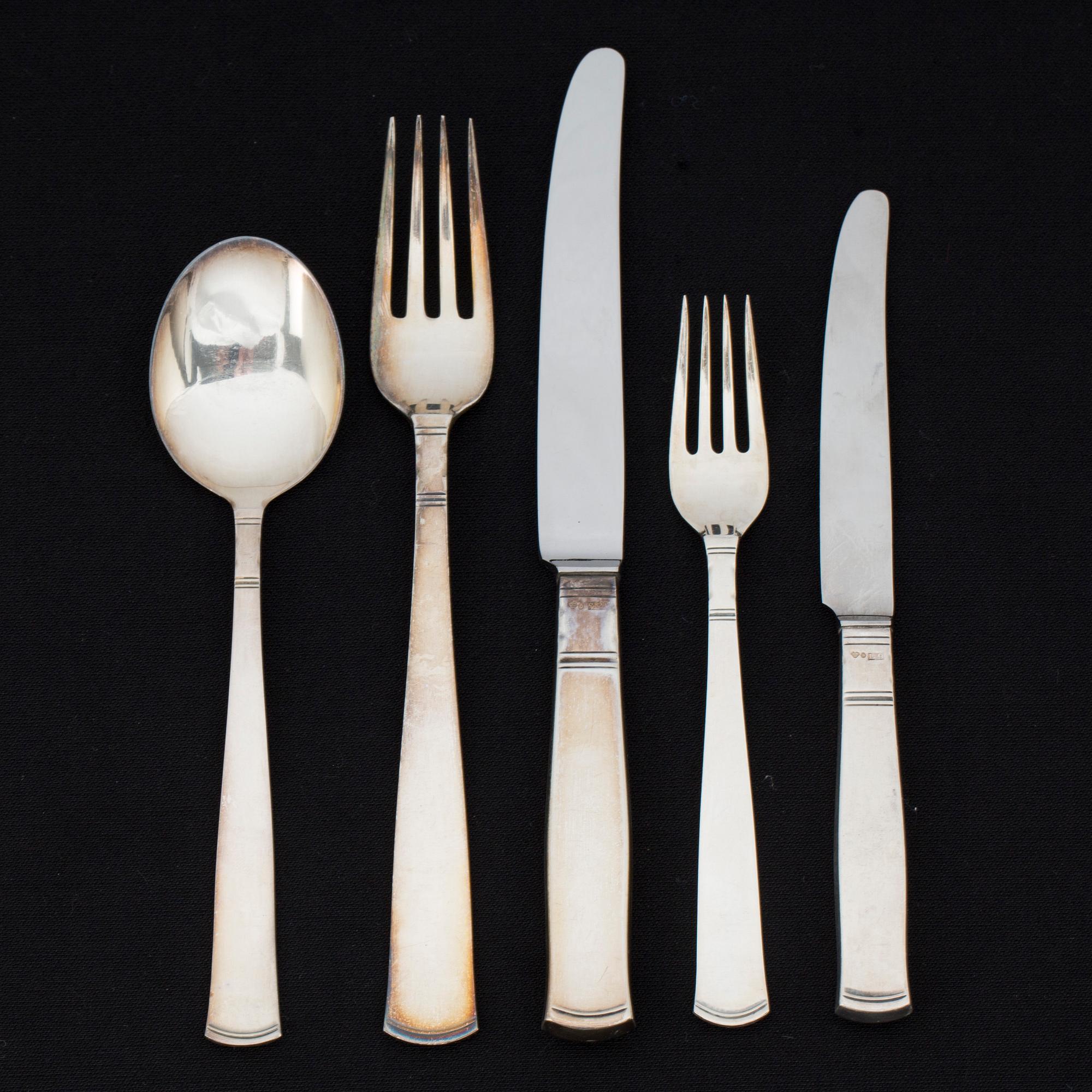 BESTICKSERVIS, silver,42 delar. "Rosenholm", GAB, Stockholm, 1900-talets mitt. Vikt ca 1000g.