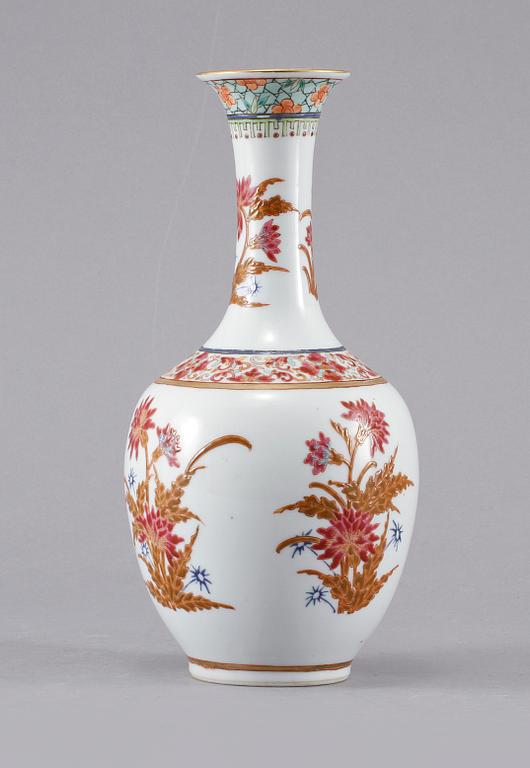 VAS, porslin, Kina, 1900-tal.