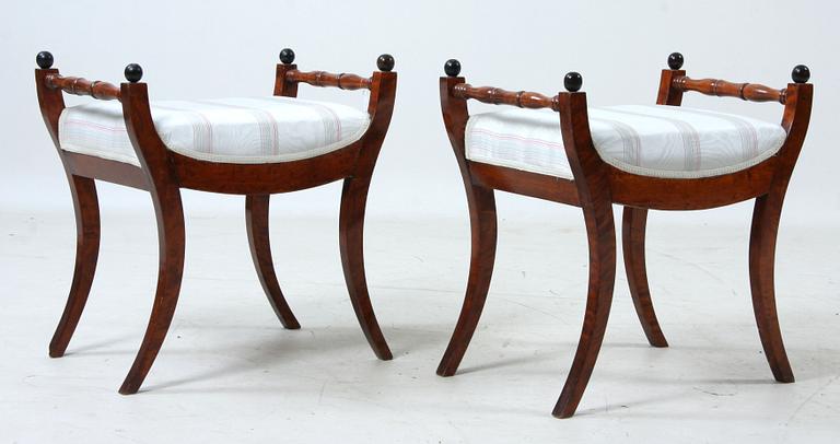 BANKETTER, ett par, Karl Johan, 1800-talets andra kvartal.