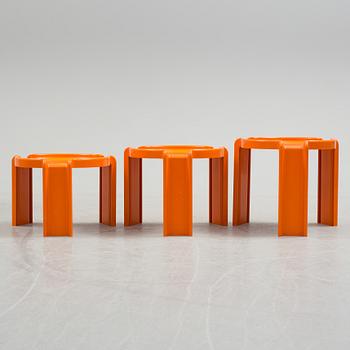 SATSBORD, 3 delar, Troligen Giotto Stoppino, för Kartell. 1960/1970-tal.