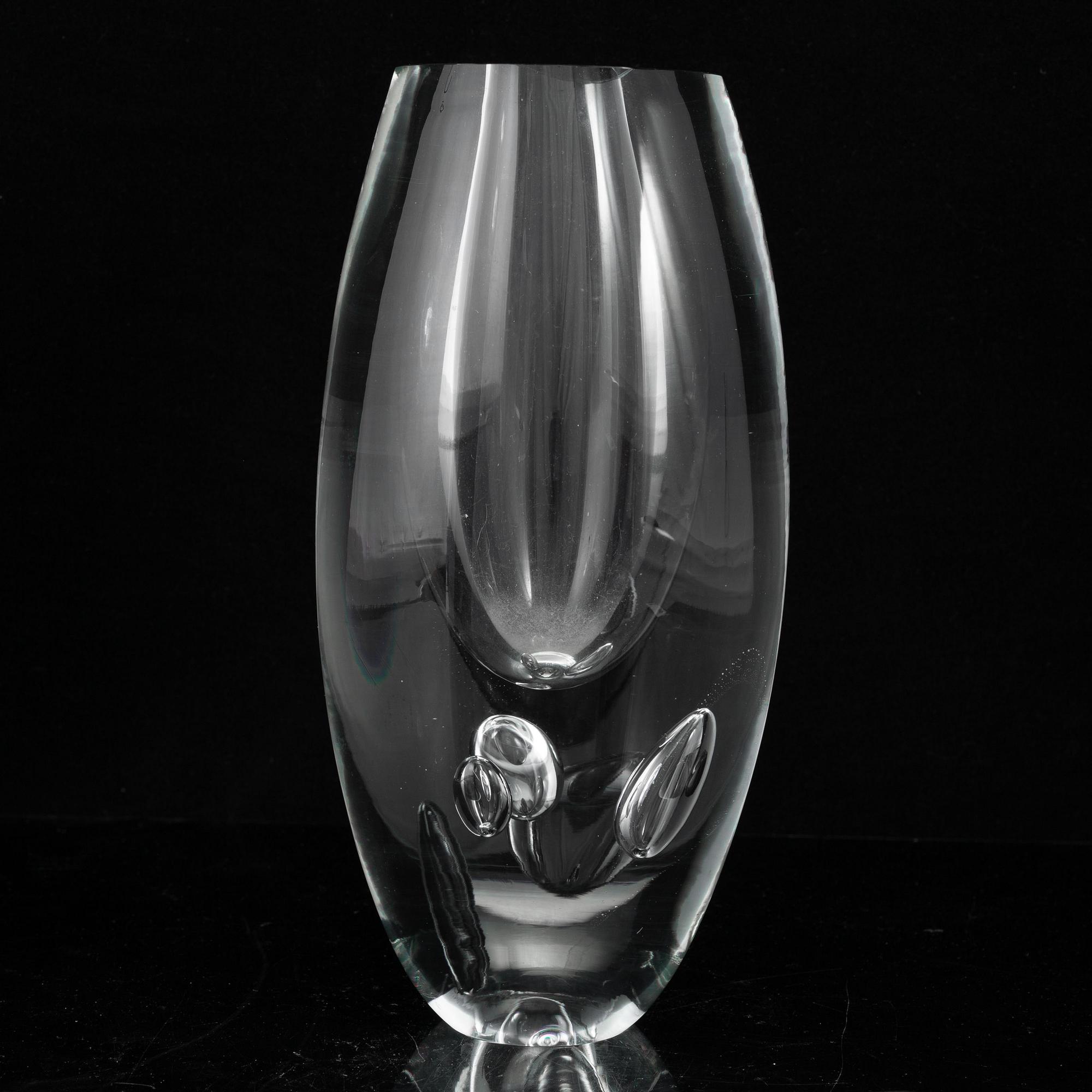 TIMO SARPANEVA, a "Claritas" glass vase, Iittala, Finland 1987.